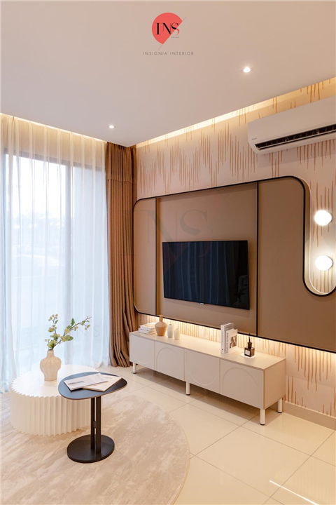 SU02 - Plenitude Mandolin Type C1 Show Unit 