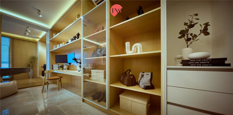 SU11 - R Suite Chancery Soho B Show Unit 