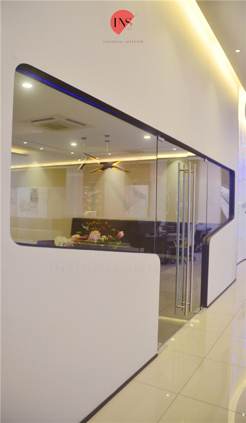 SG13 - Frontier Sales Gallery