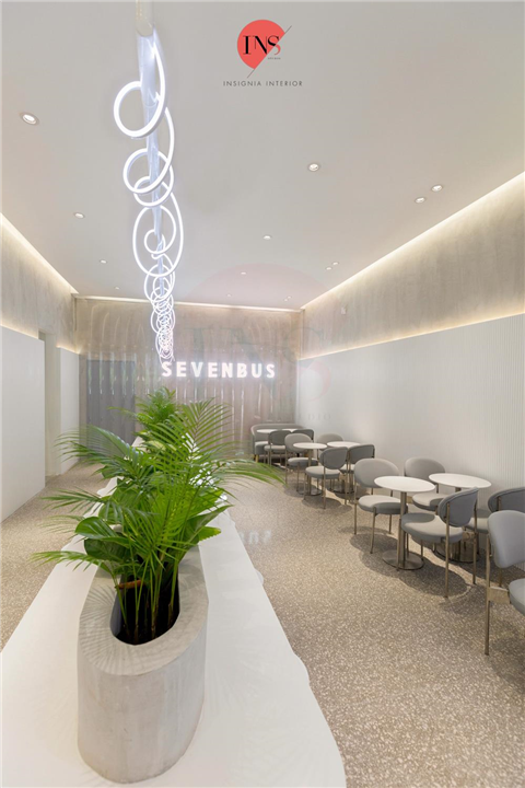 F02 - Sevenbus Mount Austin